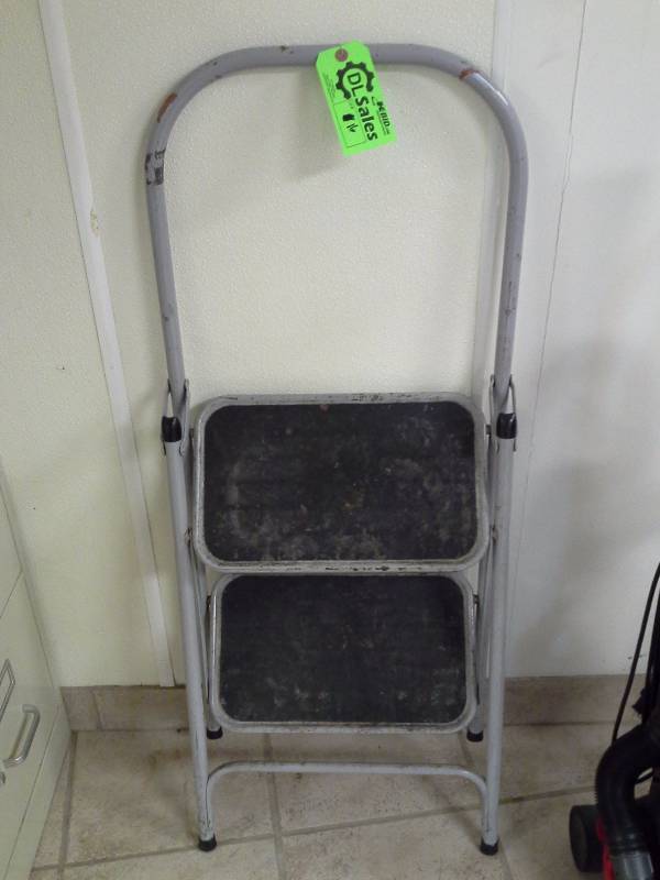 lot 16 image: Step Stool