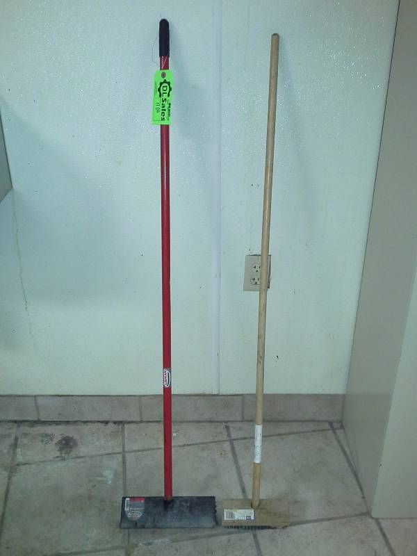 lot 17 image: 2 Deck Brushes