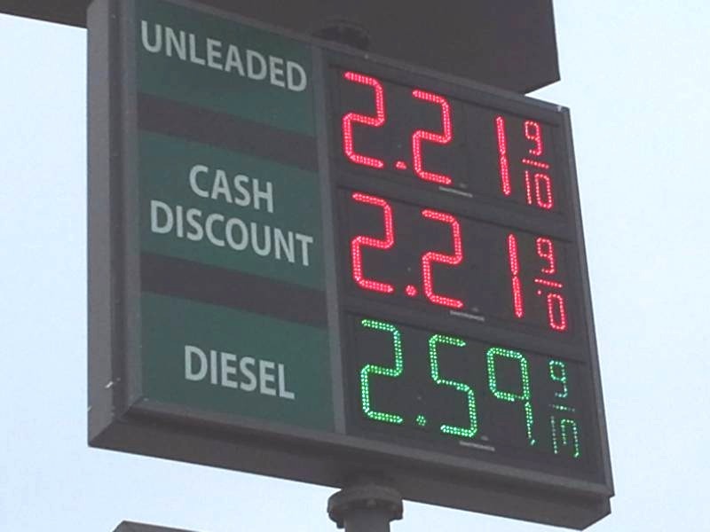 lot 44 image: Daktronics LED Outdoor Pricing Sign.
