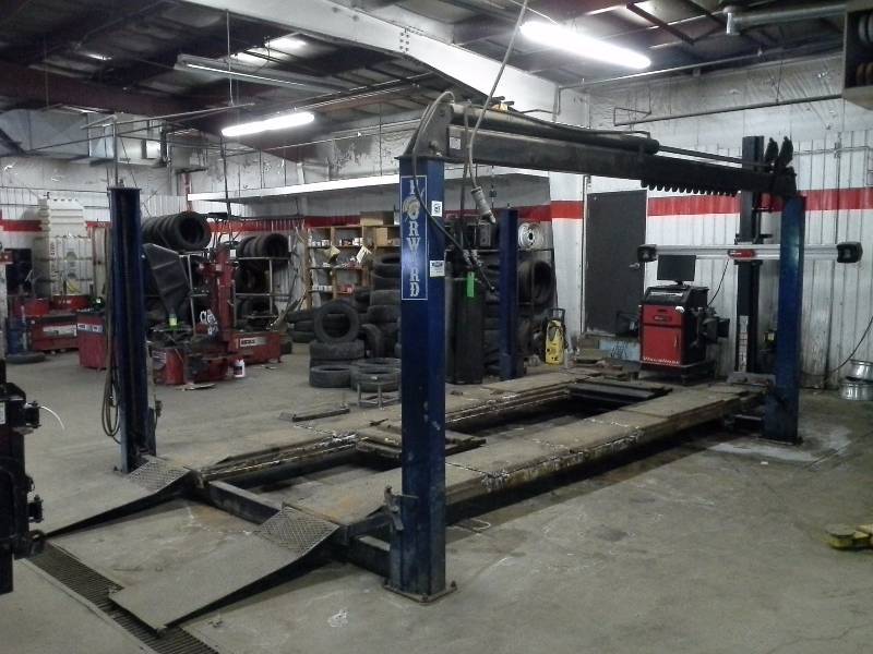 lot 56 image: 12,000 lb Forward Manufacturing 4 post lift