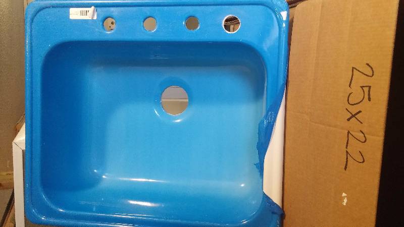 lot 12 image: Plastic Utility Sink