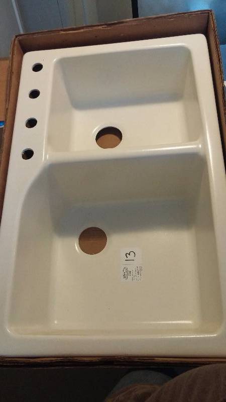 lot 13 image: Granite composite kitchen sink - White