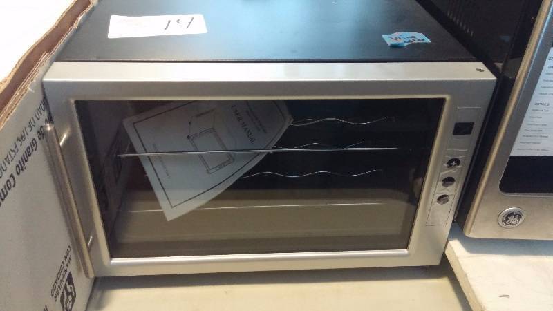 lot 14 image: Wine Cooler - 8 bottle