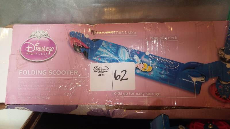 lot 62 image: Disney Princess Folding Scooter