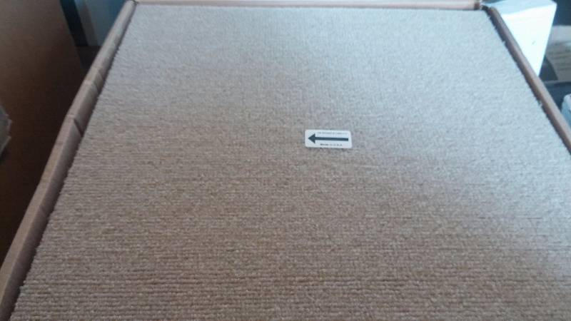 lot 90 image: 16 Carpet tiles - beige