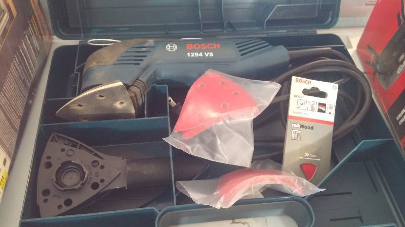 lot 95 image: Bosch Orbital Detail Sander Kit