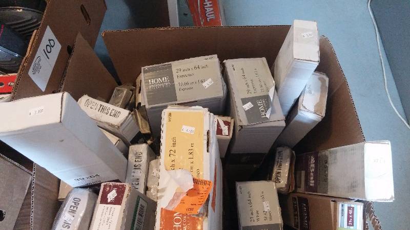 lot 98 image: Box of assorted blinds