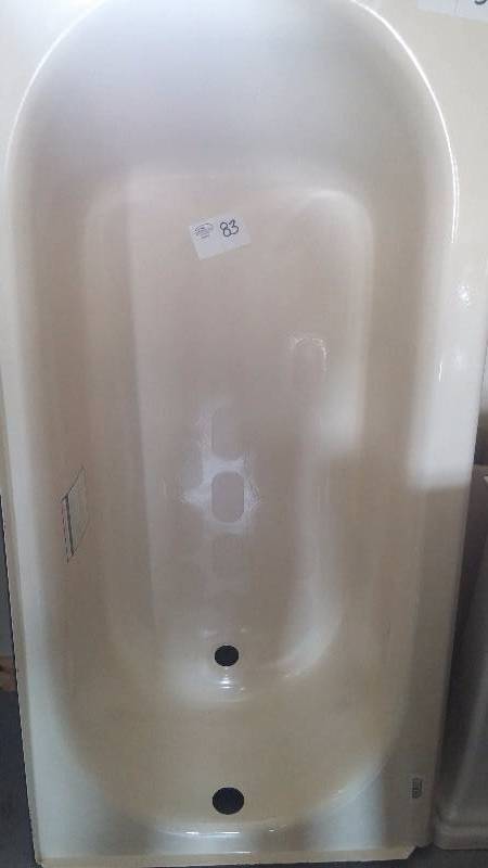lot 83 image: Bathtub