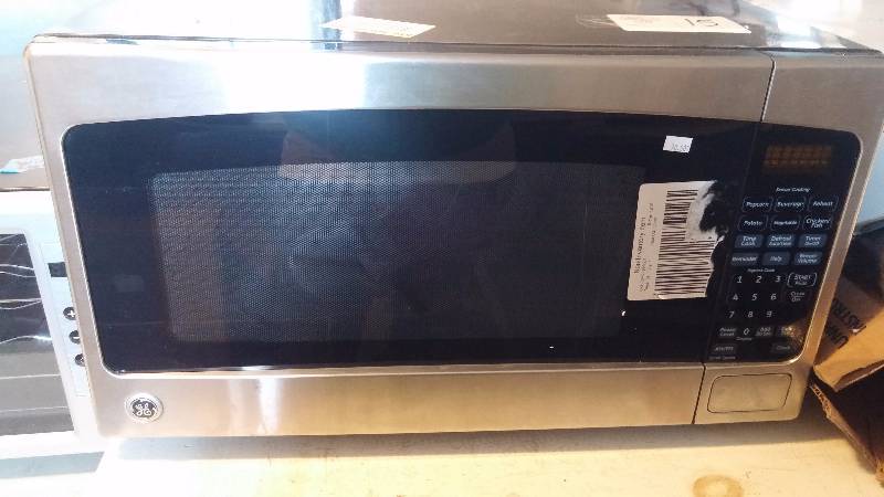 lot 15 image: GE Stainless Steel Microwave