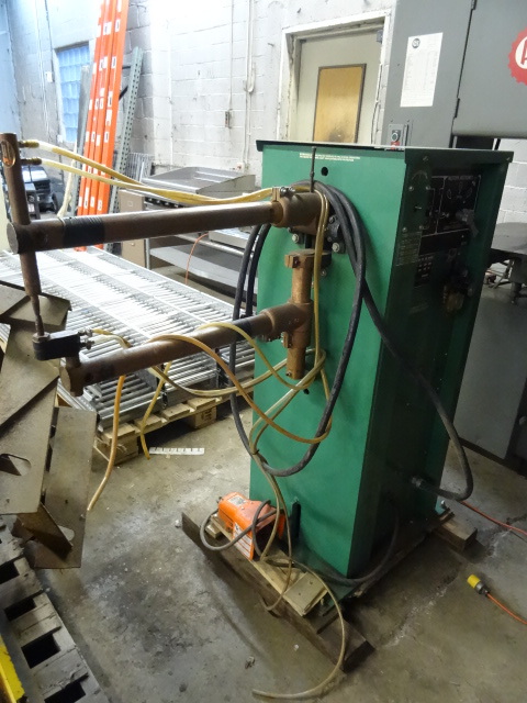 lot 9 image: Western Arctronics Spot Welder