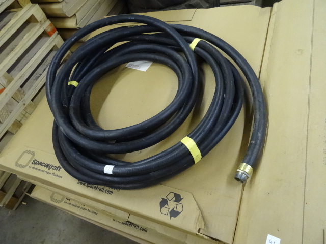 lot 42 image: 3 Fuel Hoses