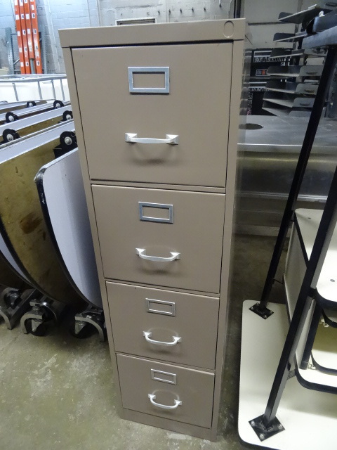 lot 53 image: 15 Metal 4 Drawer File Cabinet