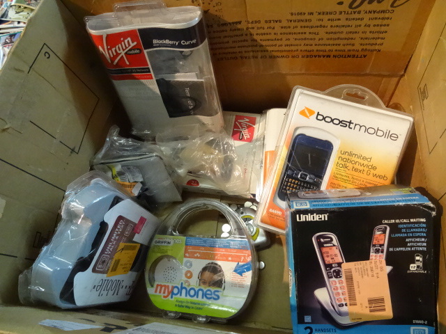 lot 81 image: 5 Cell Phones Head Phones