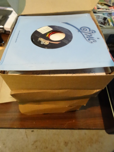 lot 83 image: 5 Boxes of Misc 45s