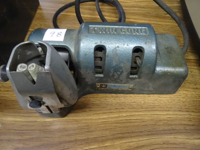 lot 98 image: Twin Cone Model 45-103 Wire Stripper