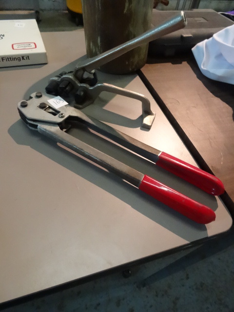 lot 165 image: Banding Tightener and Crimper