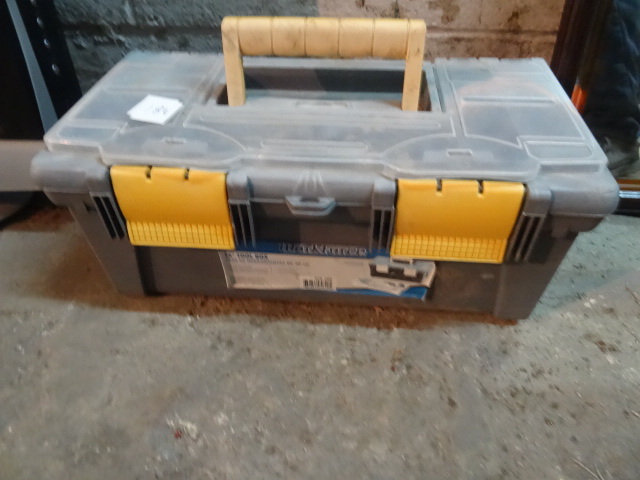 lot 184 image: Work Force 16 Tool Box