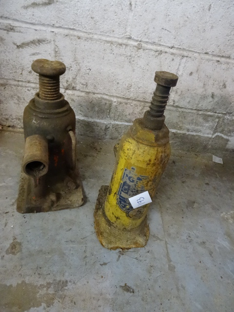 lot 193 image: 2 Bottle Jacks