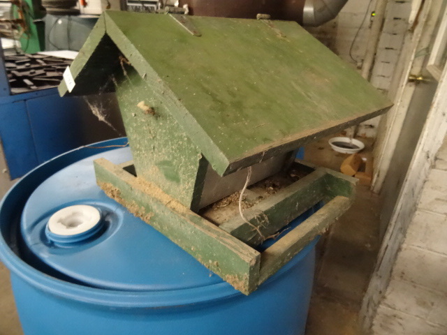 lot 196 image: Wooden Bird Feeder