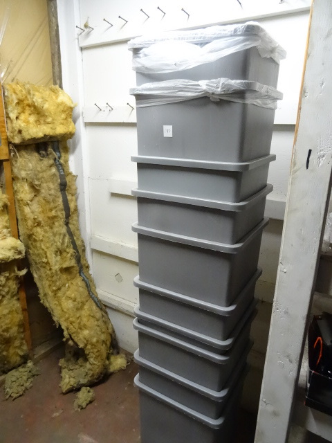 lot 197 image: 10 Plastic Garbage Cans