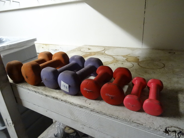 lot 198 image: 4 Sets of Hand Weights