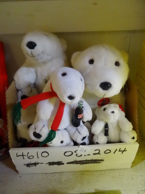 lot 210 image: Misc Coca Cola Bears