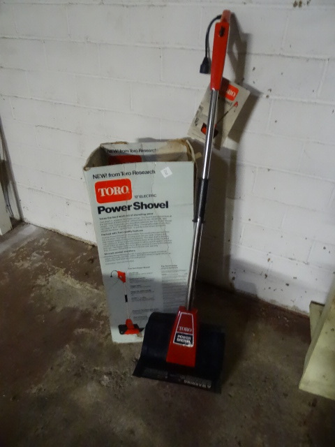 lot 230 image: Power shovel