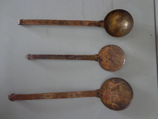 lot 7 image: 3 - Copper Ladels