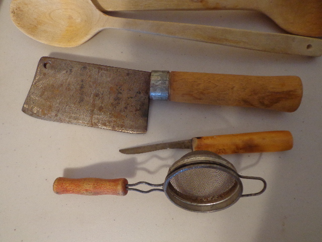 lot 42 image: Wood Spoons, Dipping Strainer & More