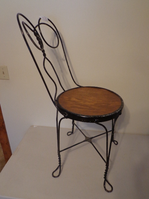 lot 43 image: Sturdy Parlor Chair