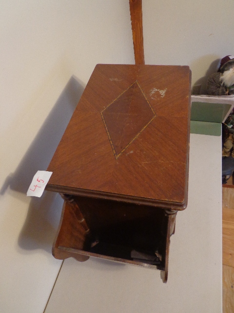 lot 45 image: Wooden Paper & Magazine Rack