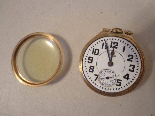 lot 49 image: Elgin Watch In Protective Case