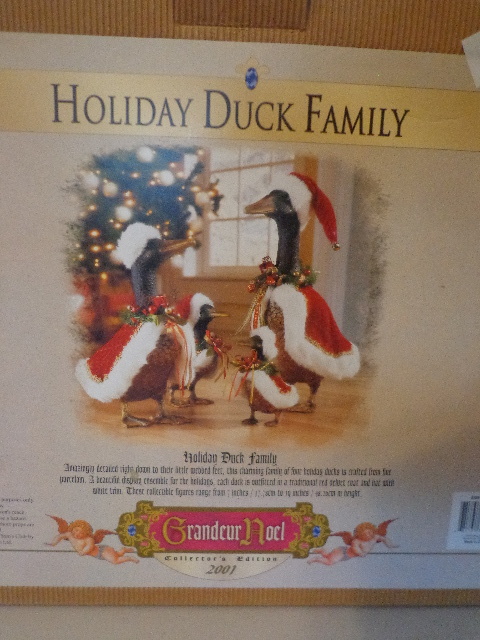lot 66 image: Holiday Duck Family