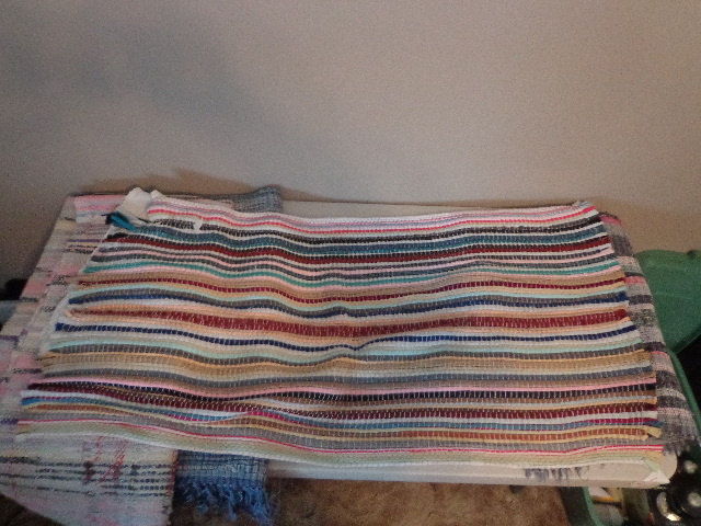 lot 70 image: 5 Throw Rugs