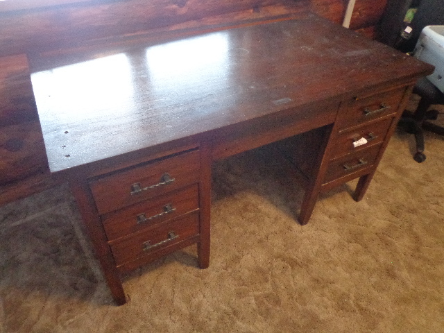 lot 73 image: 7 Drawer Wooden Desk