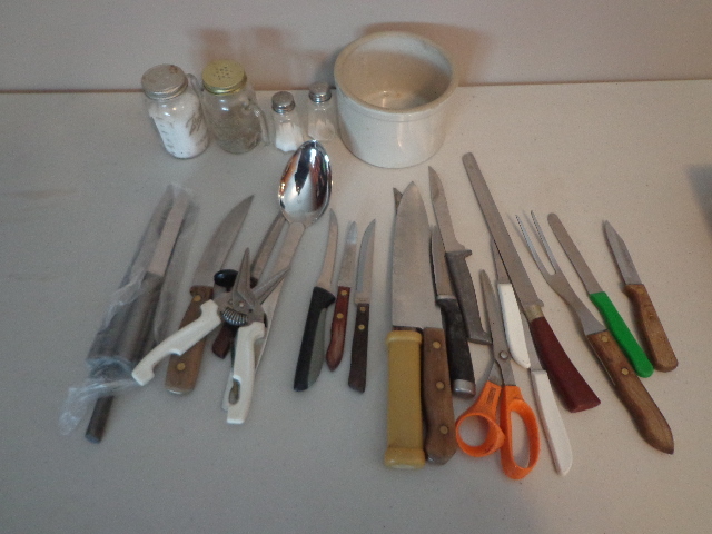 lot 94 image: Kitchen Supplies
