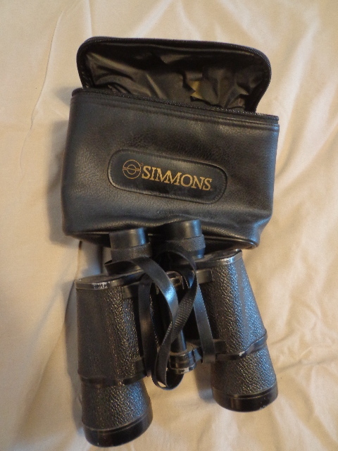 lot 103 image: Simmons Binoculars