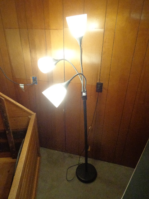lot 117 image: Madusa Floor Lamp