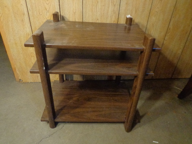 lot 119 image: Wooden End Table
