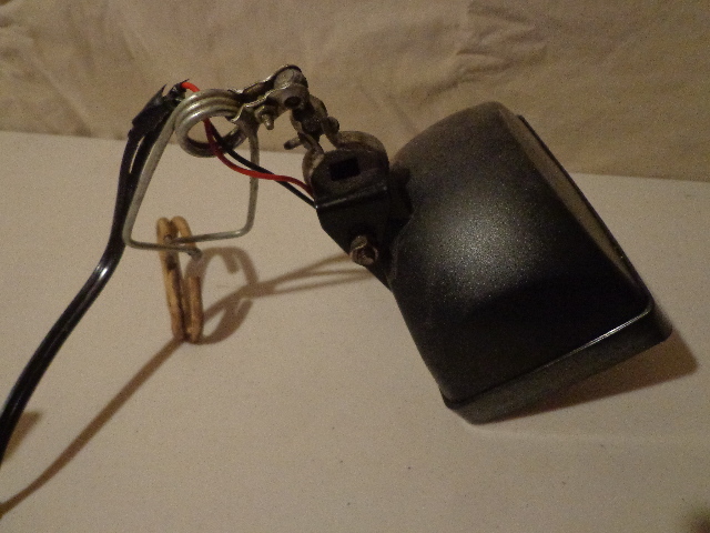lot 131 image: 12v Clamp On Light