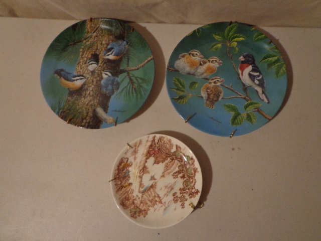 lot 137 image: 3 Collectors Plates