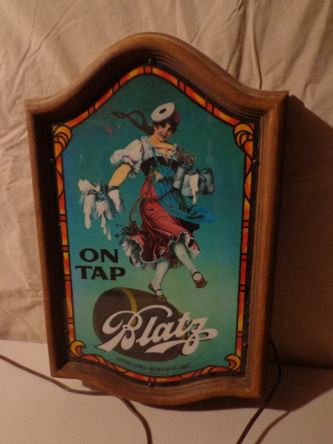 lot 142 image: Blatz Light On Tap Sign Light