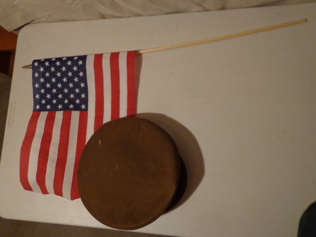 lot 148 image: Military Hat & US Flag