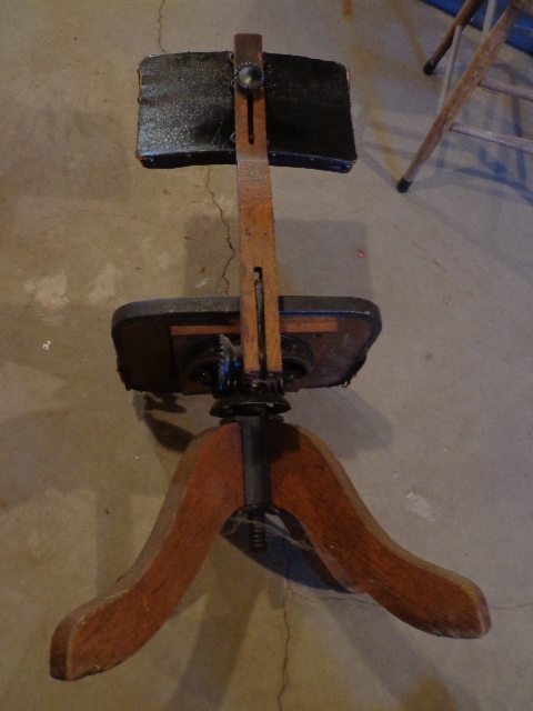 lot 177 image: Wood Swivel Office Chair