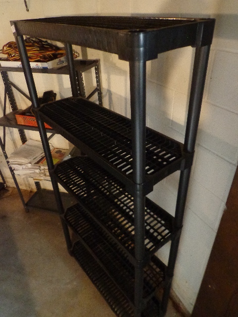 lot 186 image: Plastic Shelf