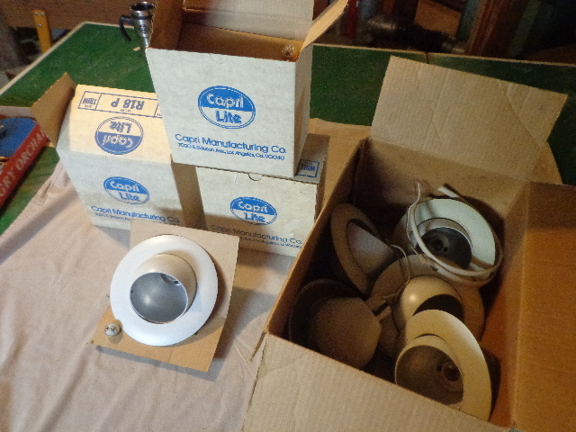 lot 191 image: Recessed Lighting Fixtures