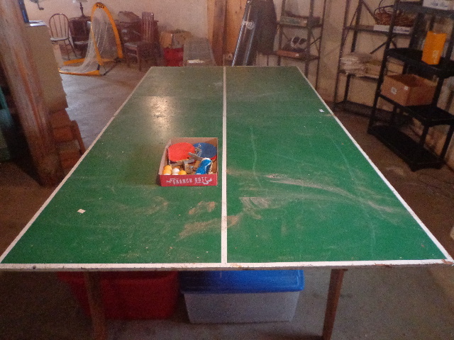 lot 193 image: Ping Pong Table & Accessories