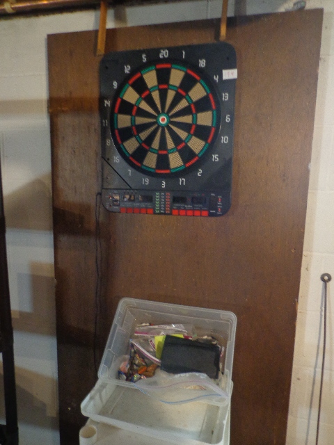 lot 194 image: Sports Craft Electric Dart Board