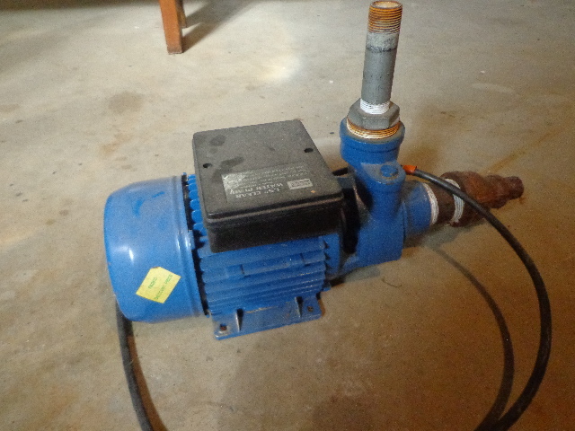 lot 217 image: 1.5 Clear Water Pump