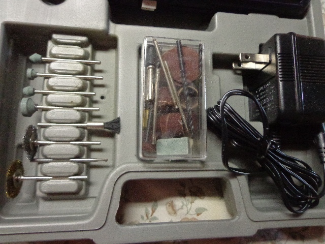lot 219 image: Dremel Tool & Bits